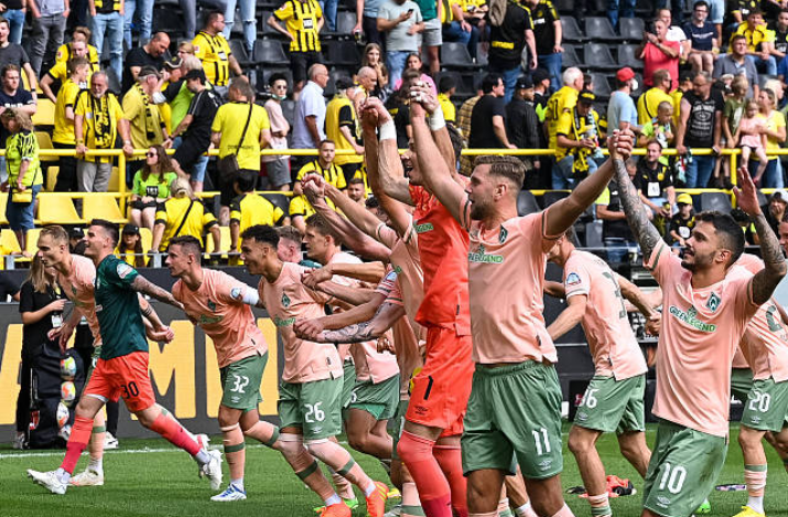 英格兰羽毛球队绝地反击日本羽毛球队，戴资颖制霸全场