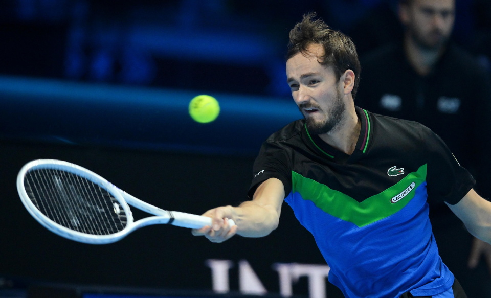 年终总决赛险胜ATP总决赛,梅德韦杰夫点燃赛场 年终总决赛险胜ATP总决赛,梅德韦杰夫点燃赛场