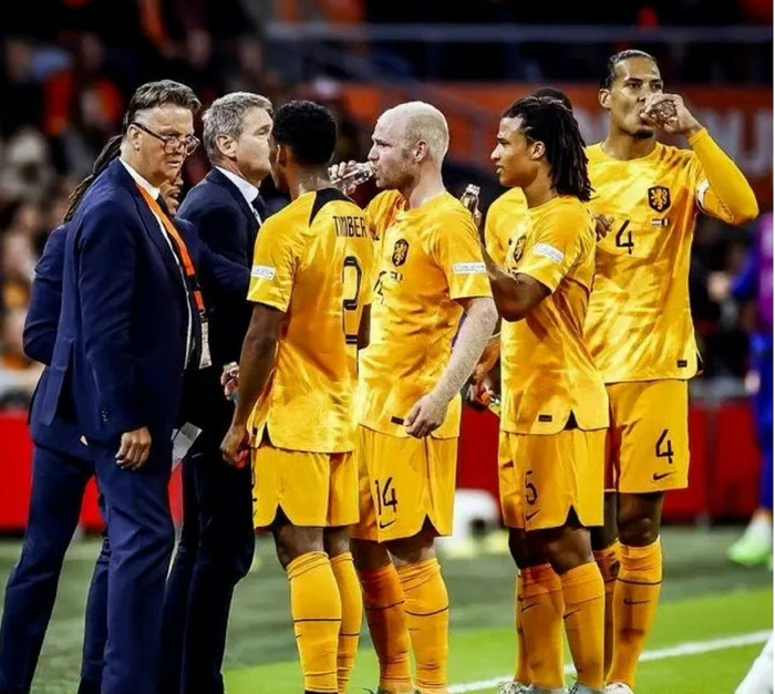 法国队轻取韩国队，辛杜关键制胜