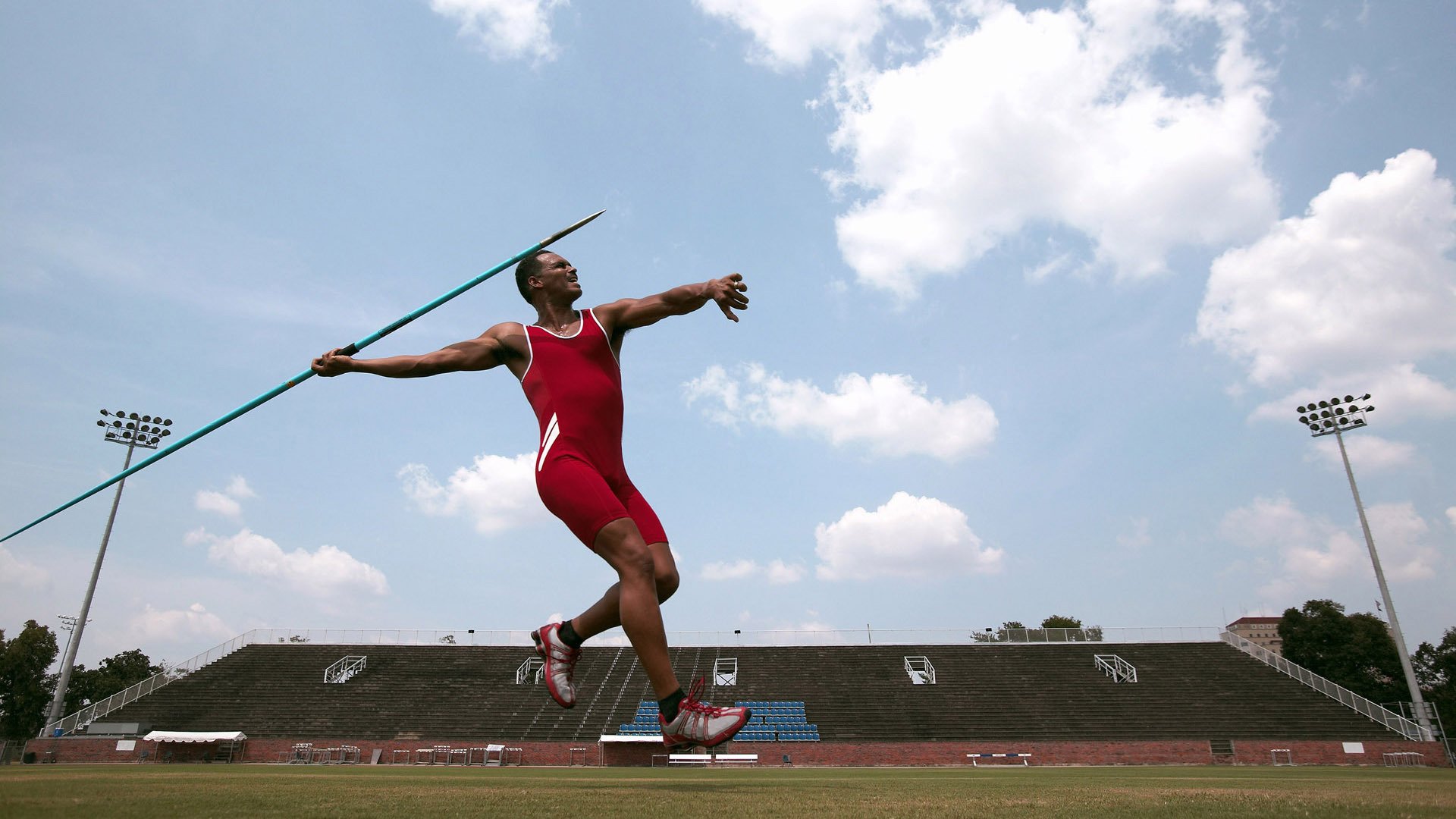 楚阿梅尼爆发,喀麦隆绝杀利物浦,足球世界的传奇颠覆性一夜